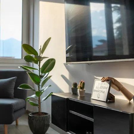 Honey House - Vista E Montagne Luino